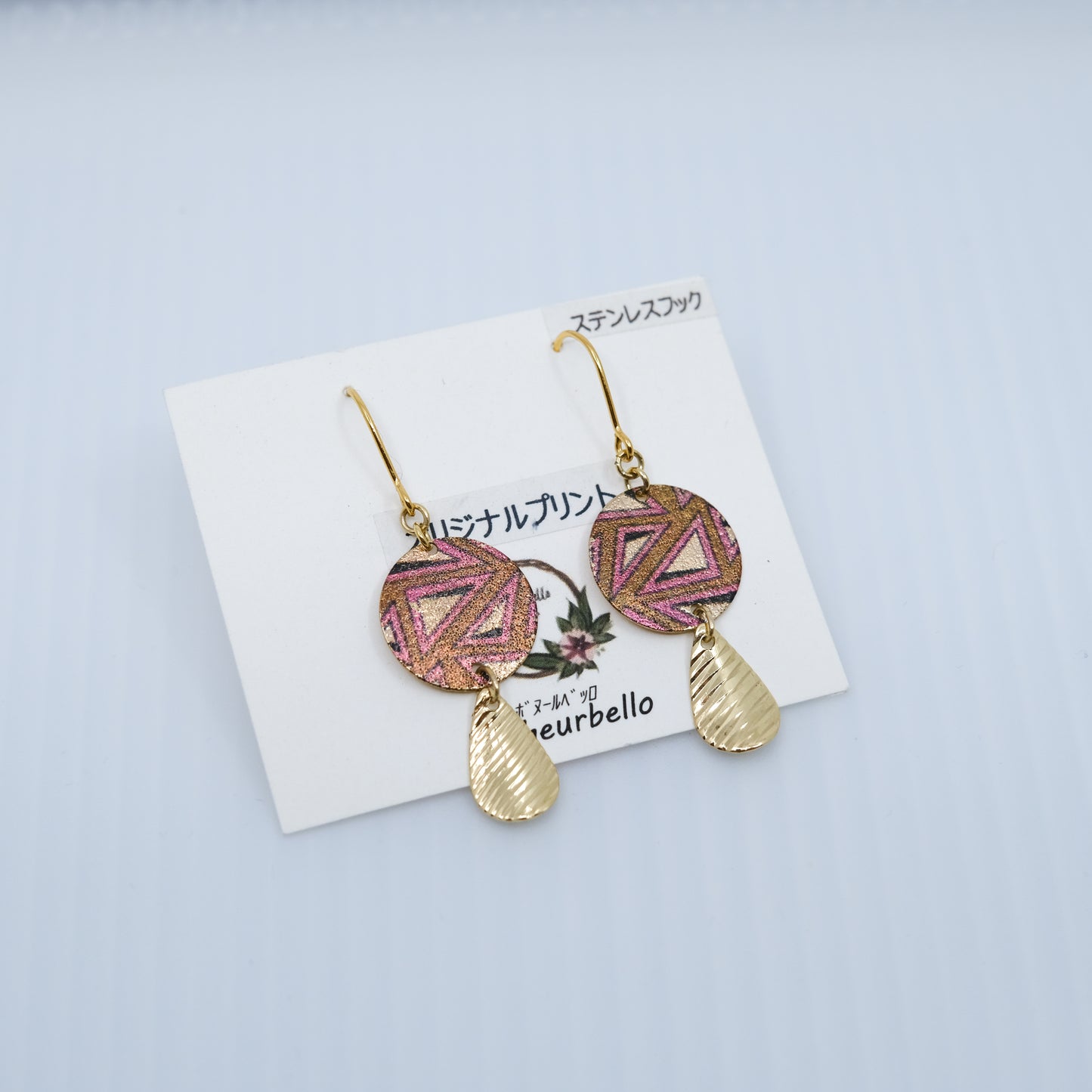 ジオメトリックピンク・ゴールドドロップ ピアス/イヤリング