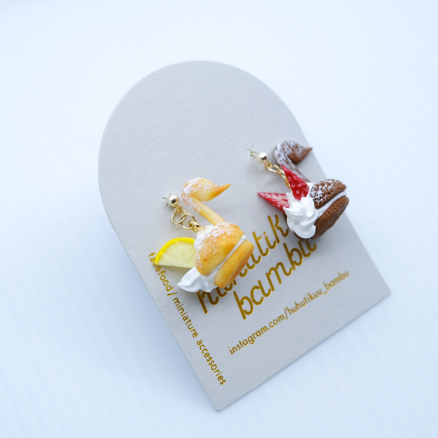 スワンシュークリーム / ピアス・イヤリング