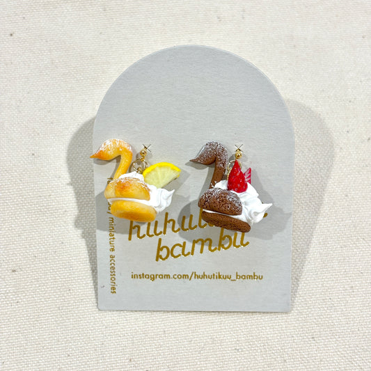 スワンシュークリーム / ピアス・イヤリング