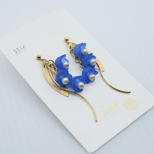 青すずらん ピアス/イヤリング