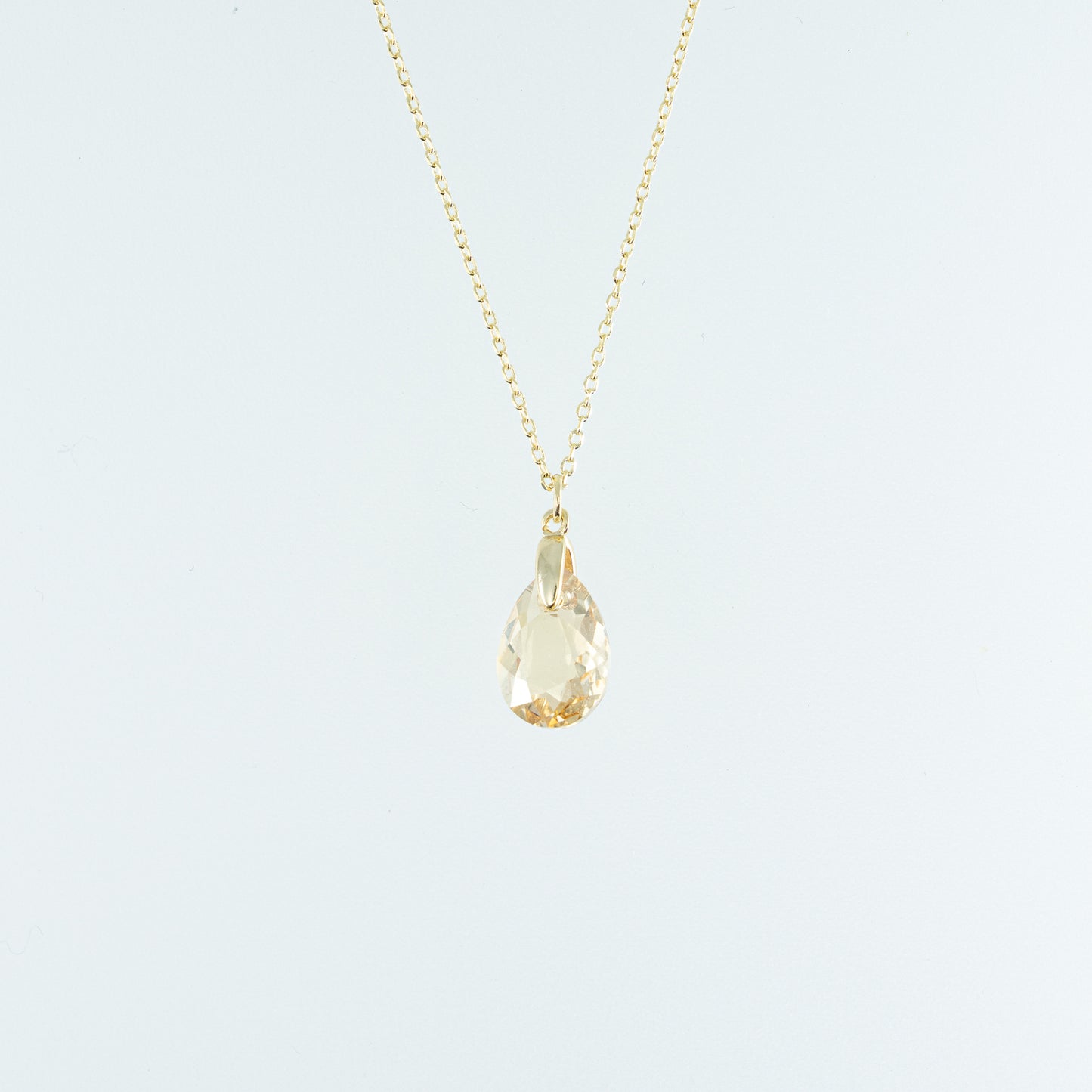 しずく型クリスタルガラスネックレス